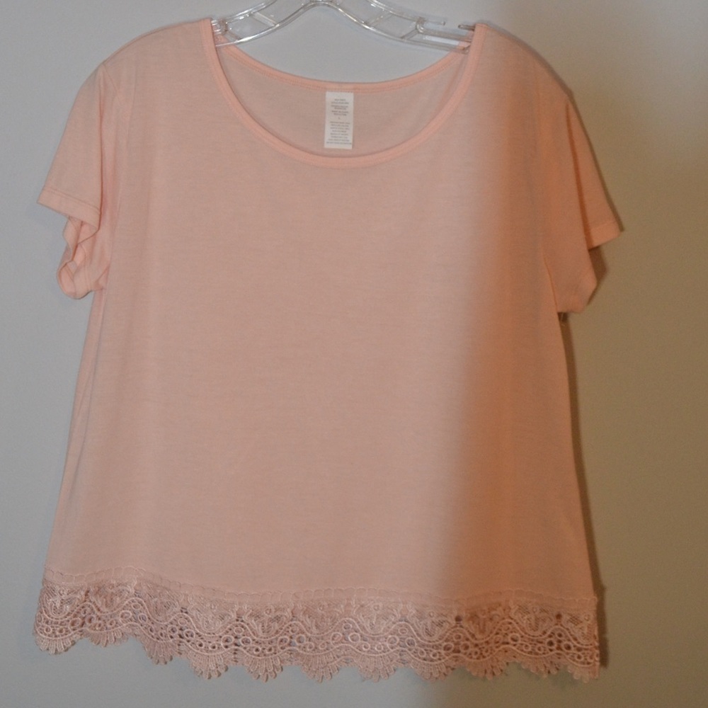 LARGE CREW NECK TEE WITH LACE
